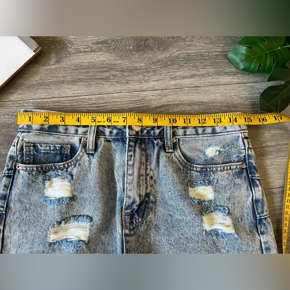 Angel Kiss 100% Cotton Distressed Subtle Acid Wash Jean Shorts Size 9 / 29 NWOT! - Picture 4 of 7